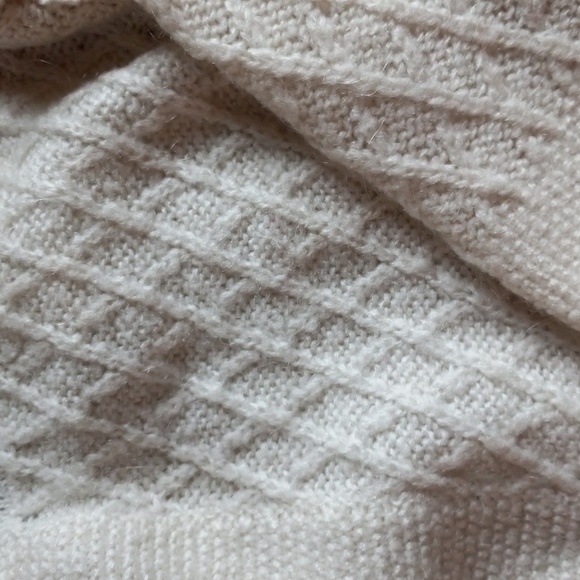 Suzy Shier Pretty 27% Mohair Wool Soft Nordic Cream Coloured Cardigan - Picture 7 of 9